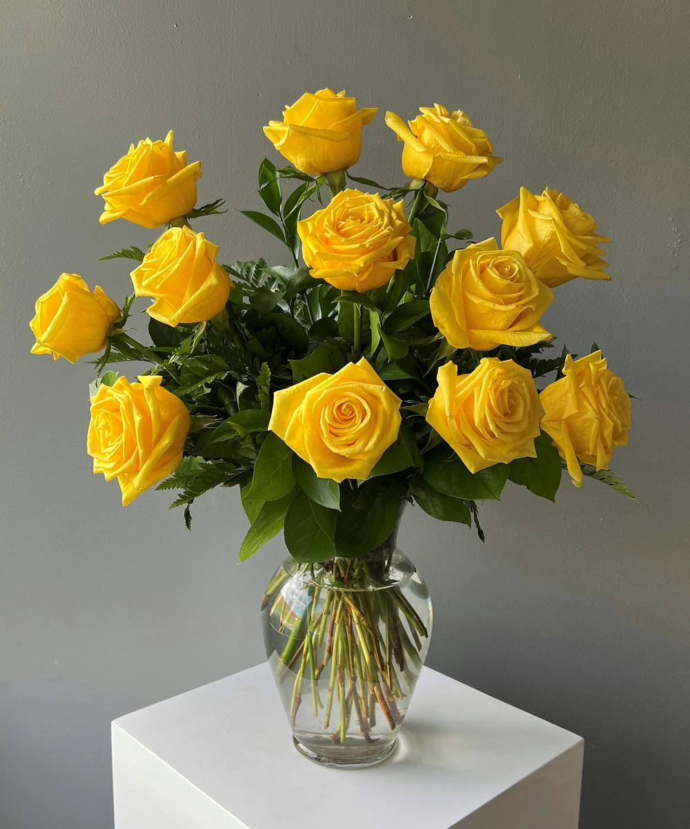 12 Yellow Roses | Owings Mills & Baltimore (MD) Flower Delivery ...