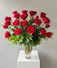 24 Roses Vased